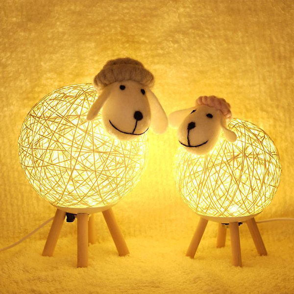 Rattan Fåresenglampe - Sød Natlampe til Børn - Soveværelse, Børneværelse, Stue - USB-kontakt - Lille