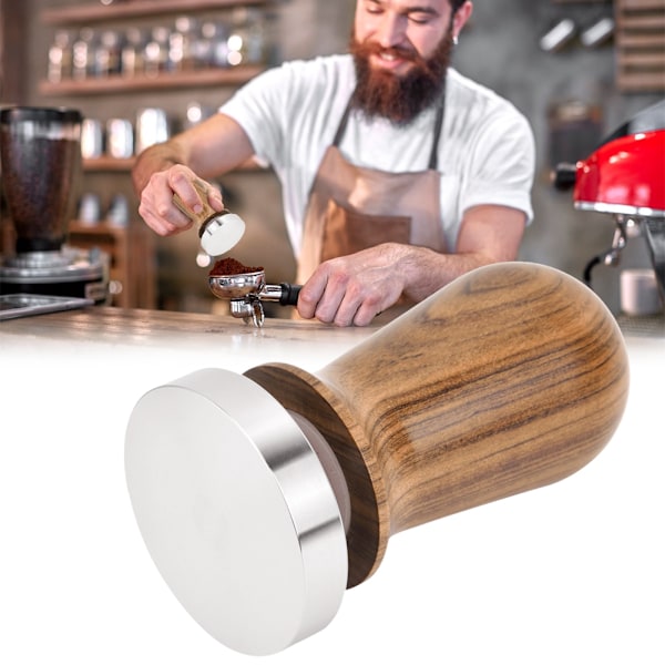 Kaffe Tamper i Træ med Flade Bund i Rustfrit Stål (58mm)