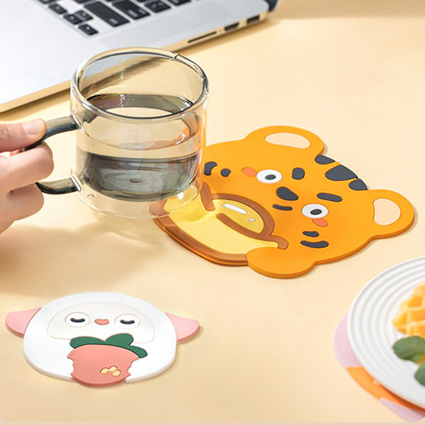 Cartoon Cup Mat Pad Anti Slip Lätt att rengöra Cartoon Värmeisolering Mat för drycker Kaffe Skål Disk Gul Tiger 14,7x14,5cm