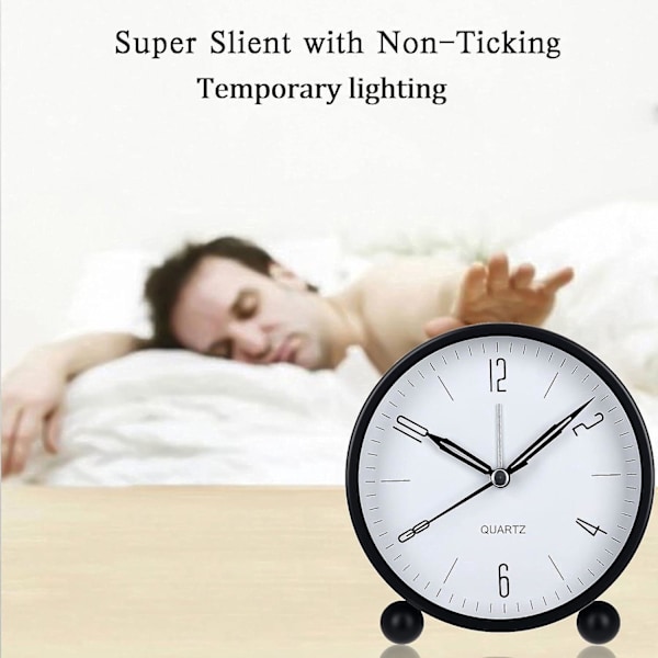 Analog Väckarklocka, 4 Tum Stor Urtavla Kvarts Analog Nattlampa med Högt Alarm, Tyst, Batteridriven