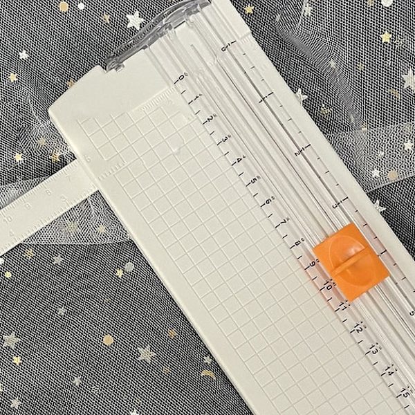 Papirkutter Liten minifolding Klarskala grader Frie karbonstålskjæring Scrapbook Papirtrimmer Hvit