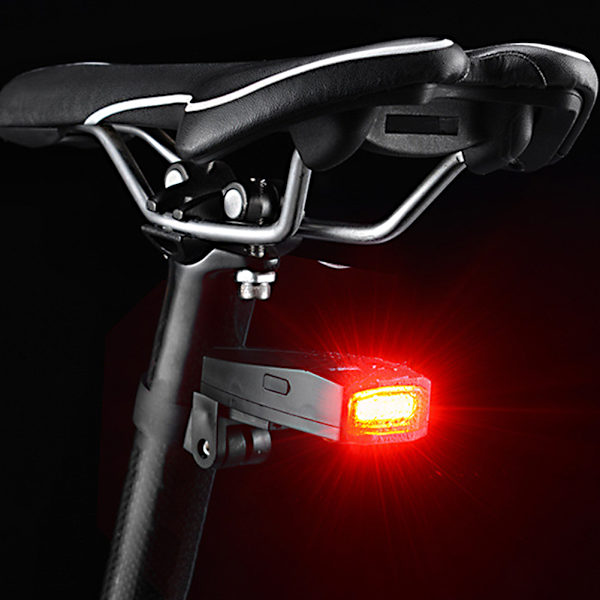 A6 USB-opladningscykel baglygte Intelligent sikkerhedsadvarsel Alarm Cykel Natkørsel Tilbehør