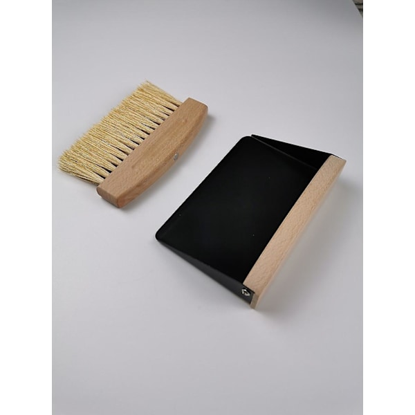 Bordfeiekost - Smulesamler i bøketre med spade - Håndkost for kjøkken, spisestue, refektorium, 15,5 x 10 x 4 cm