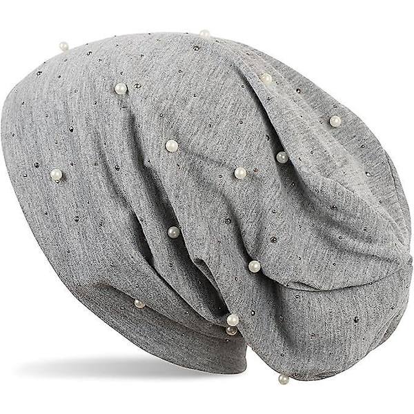 Perle pyntet lys grå lue, myk og unisex