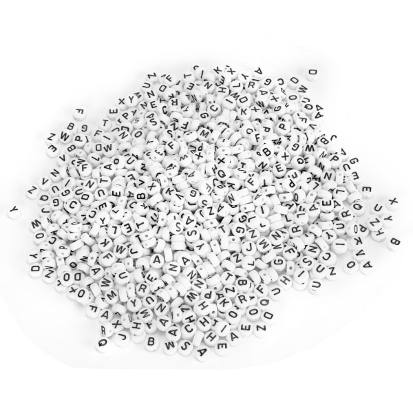 DIY akryyli pyöreät aakkoshelmet - 1000 kpl, valkoinen mustilla kirjaimilla