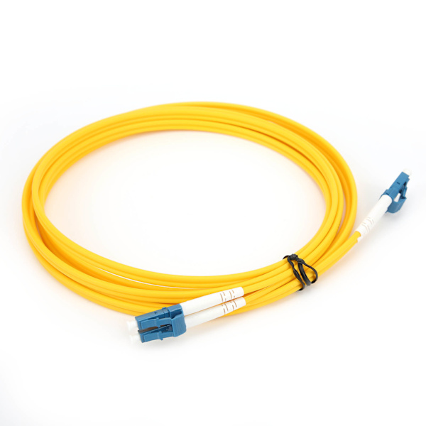 Kuituoptinen kytkentäkaapeli Kaapelinrakennuslanka lisävarusteet LC/UPC‑LC/UPC‑SM‑DX‑3.0‑3M‑PVC