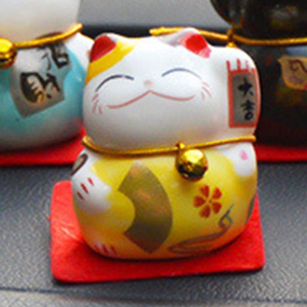 5 stk. Lykkekattefigurer Små Søde Lyse Farver Glatte Linjer Maneki Neko Figurer til Bil Bord Hylde