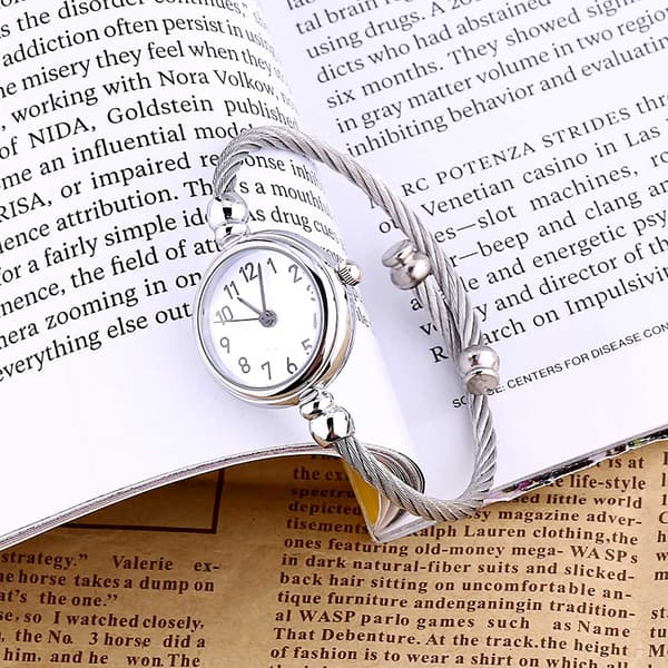 Analog Rund Kvartslegering Rem Öppet Armband Klocka Armbandsur (Arabiska Siffror Vit Urtavla)