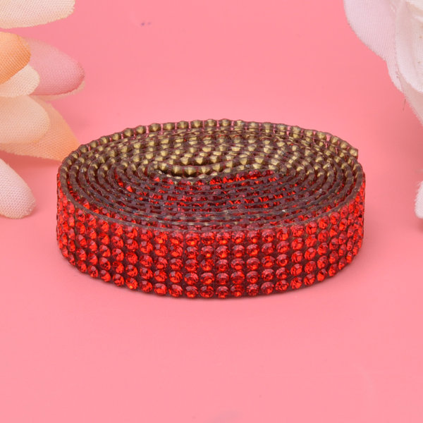 5 rader 1m Rhinestone Trim Ribbon Hot Fix Crystal Chain Trim Plaggtillbehör Dekoration (röd)