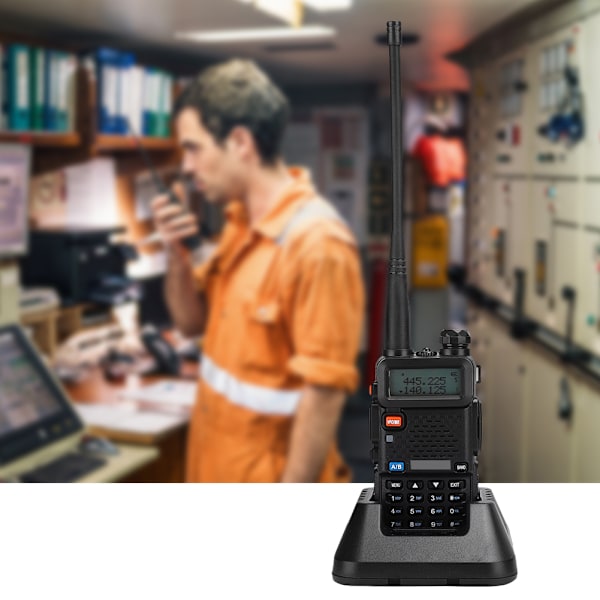 BF UV5R 8W Bilradio Walkie Talkie Dual Band To-vejs Radio med indbygget batteri (100-240V)(EU )
