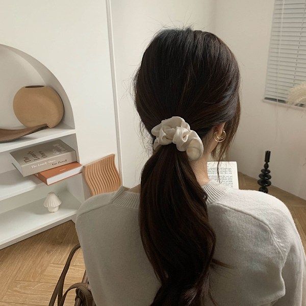 Hius Scrunchies Exquisite Shiny Soft Mukavat Hiukset Nauhat Scrunchies Poninhäntä Pidike Hiukset Siteet Köysi Tytöille Pieni Valkoinen