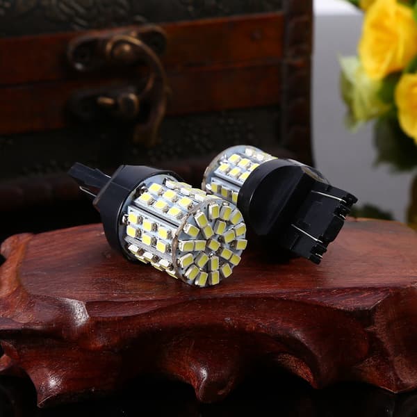 2st 7443 64-SMD Vit 6000K Back Broms Stopp Bak LED-lampa Glödlampor