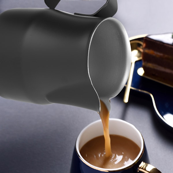 500 ml rustfrit stålkrus til mælkeskumning, kande til kaffebar (sort)