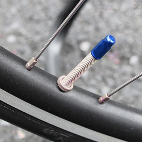 50 st. anodiserade cykeldäck Presta luftventil dammskydd i aluminiumlegering (blå)