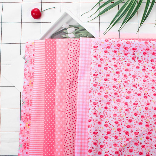 7 kpl 25*25cm Puuvillakangas DIY Sekalaiset Neliöt Esikatkaistut Vuodevaatteiden Sarjan Neljännekset Paketti (Vaaleanpunainen)