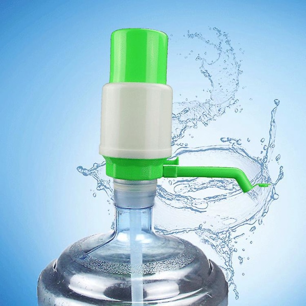 Grön klassisk handpressad vattenpump för hem och kontor