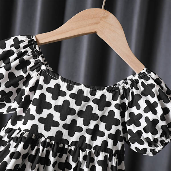 Tyttöjen mekko lyhyt puff hiha söpö elegantti hulmuava kukkakuviointi ihana lasten mekko musta 130