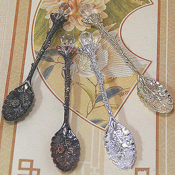 Vintage Crystal Head Flower Alloy -pieni teelusikallinen/kakkulusikkasekoitin