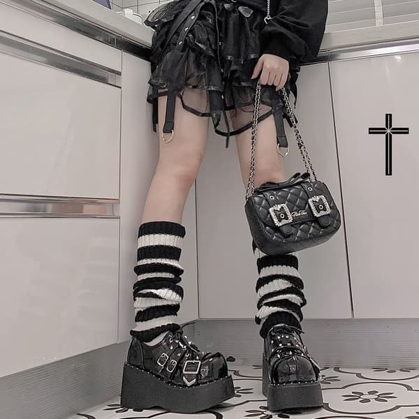 Dame Lolita Punk Benvarmere Sort Hvid Stribede Ribstrikkede Knæhøje Strømper