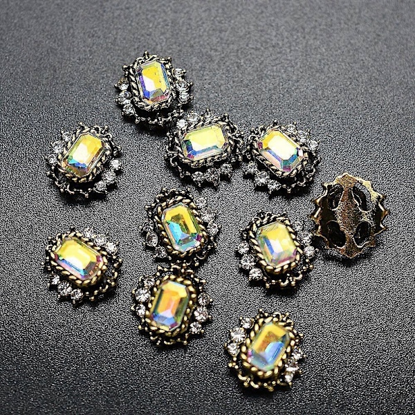 20 stk. Neglekunstdekorationer med retro rhinsten krystaller, metallegering, forskellige glitter til DIY 3D smykker