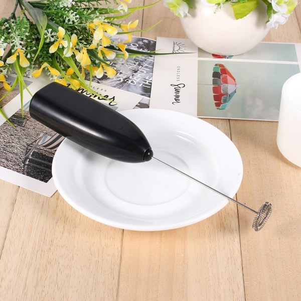 Mini elektrisk melkeskummer og eggvisper - svart (1 stk)