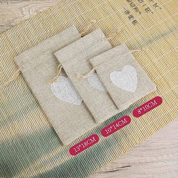 Hvide 20 stk. jute poser med snøre og hjerte mønster til smykker gave bryllup dåb fødselsdag jul 10 x 14 cm