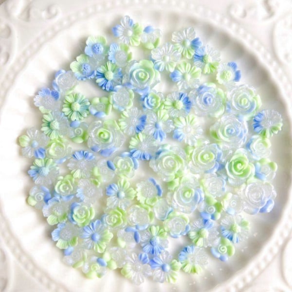 50 stk 3D Flatback Neglepynt Lysende Neglekunstdekorasjoner med Blomster, Hjerter, Kaniner, Sommerfugler, DIY Akryl Neglepynt12