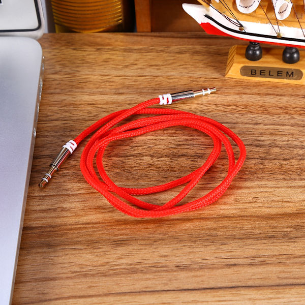 Lydkabeladapterstik 3,5 mm AUX-kabel han-til-han-bilhjælpeledning Stereokabel Rød