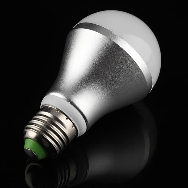 E27 5W LED Automatisk Sensor LED Lysstyring Pære Lampe 6500K AC85-265V