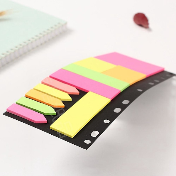 Sæt med sticky notes i forskellige farver, former og størrelser med holder til indsættelse i din ringbind