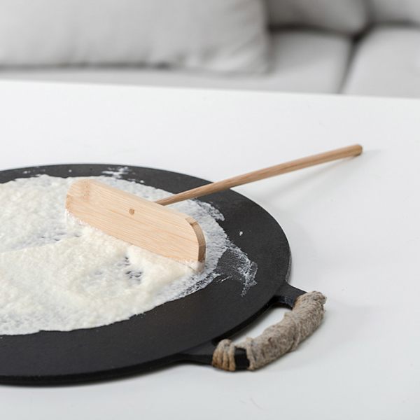 Liten bärbar, tvättbar pannkakskrata i bambu med matlagningsverktyg med långt handtag