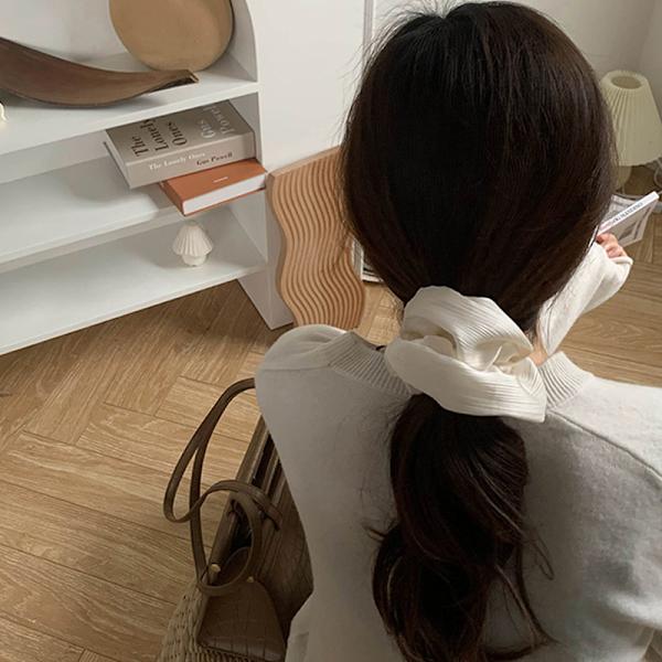 Hiusdonitsit Hienostuneet Kiiltävät Pehmeät Mukavat Hiussidokset Scrunchies Poninhäntäpidike Hiushuiput Naru Tytöille Suuri Valkoinen