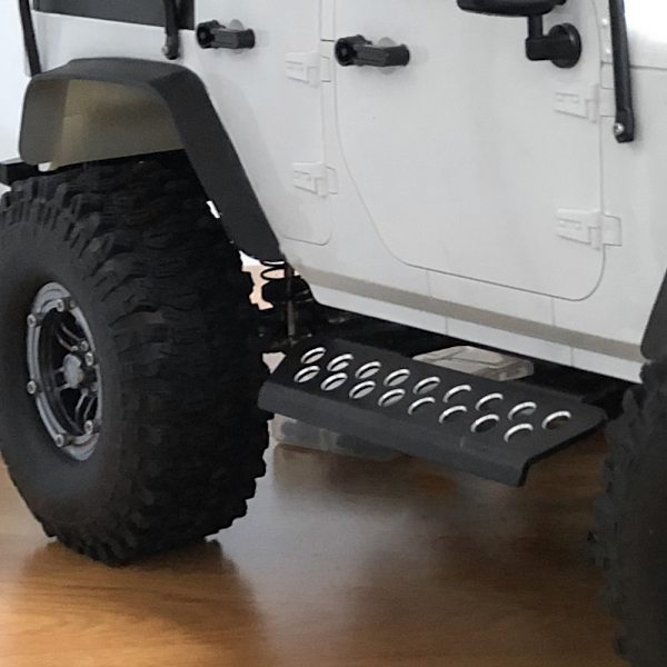 1Pari Metalliset Sivupolkimet RC-lisävaruste, joka sopii Axial 90046 SCX10 SCX10-ll RC-autoon