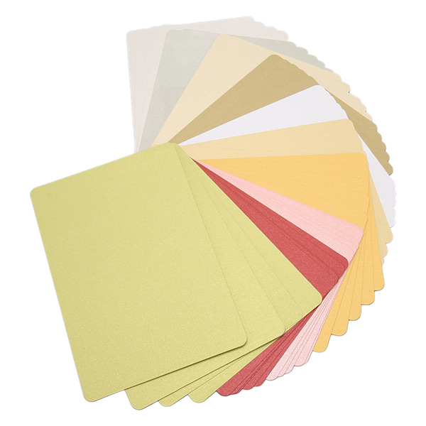 200 kpl Pearlescent Cards -valikoima erilaisia ​​värejä, tyhjä metallinen kartonkipaperi pyöristetyillä kulmilla 5,9x3,9 tuumaa