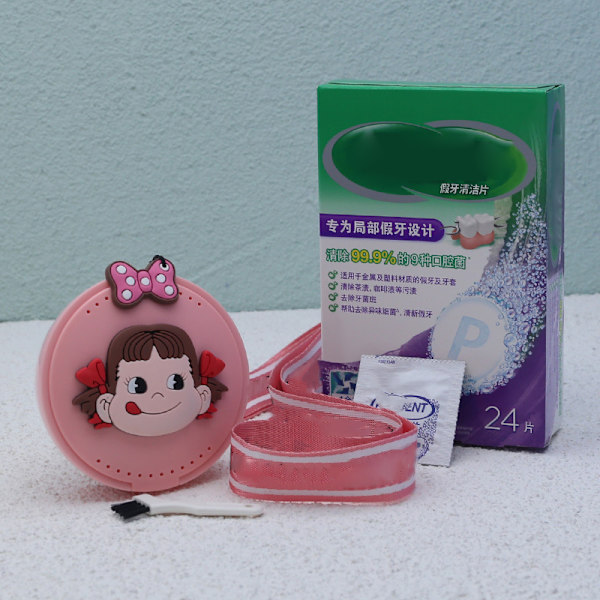 Retainer Case Travel Portable Cartoon Cute Mouth Guard Denture Aligner Case Container för män kvinnor typ D
