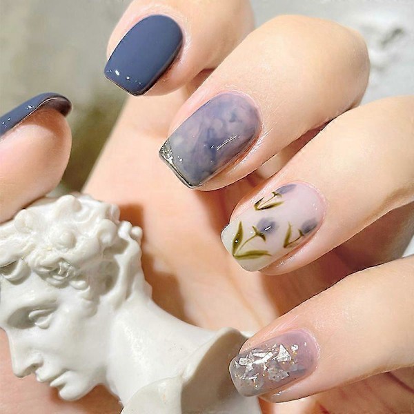 Romantiska Blå Tulpan Nagelstickers 2ml Lim Inkluderat Halos Färgade Lösnaglar Festtillbehör