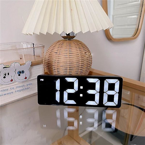 Oria LED Digital Väckarklocka med Snooze, USB-laddningsportar, 3 Justerbara Ljusstyrkor - Perfekt för Sovrum och Kontor (Svart)