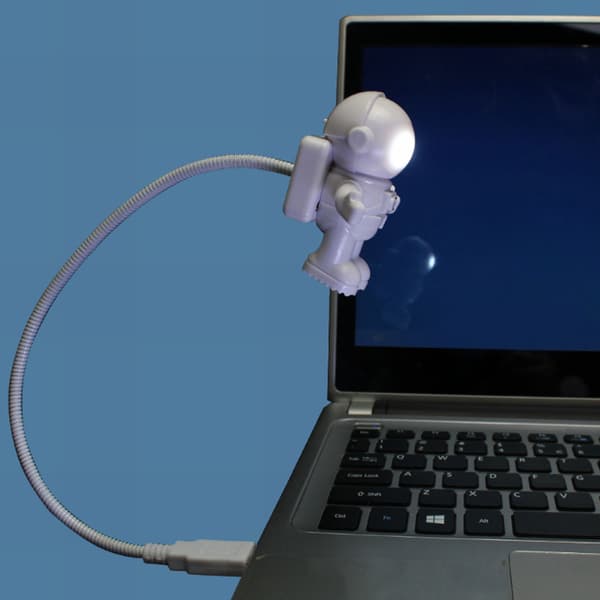 Energibesparende Astronaut Spaceman Form Mini USB LED Natlys Computer Bærbar Notebook Lampe