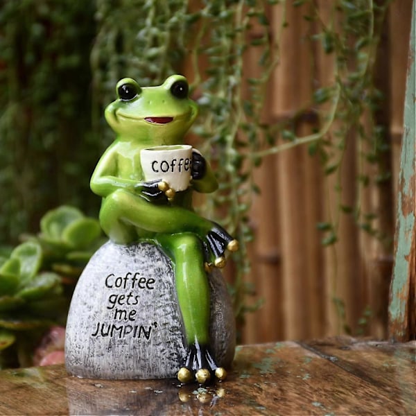 Krone Frøprins Statue Liggende i Gyngestol Drikkende Kaffe Figur Have Terrasse Indendørs Udendørs