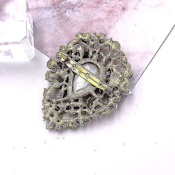 Elegant Broch i Guldton med Österrikiska Kristaller för Kvinnor