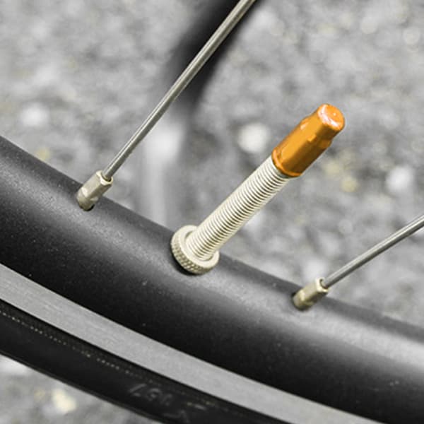 50 st. anodiserade cykeldäck Presta luftventil dammskydd i aluminiumlegering (guld)