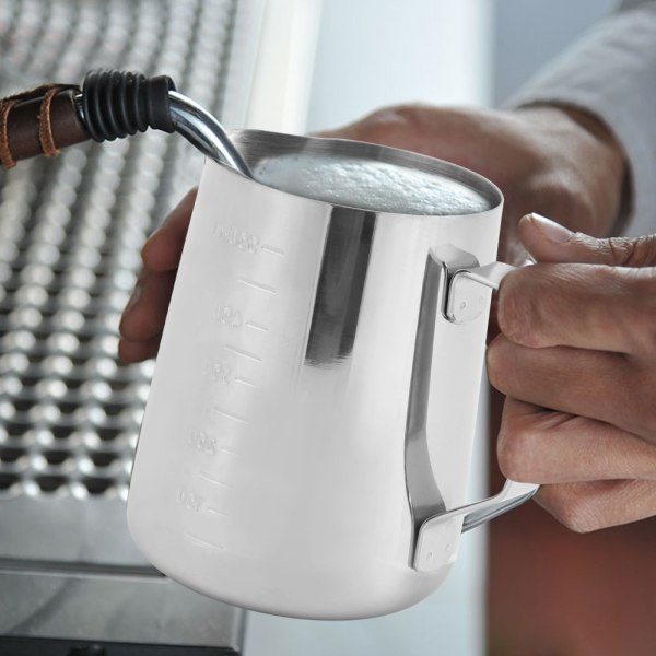Husholdnings kaffeskummende kanne i rustfritt stål Trekk blomsterkopp Melkeskummende kopp (550 ml)
