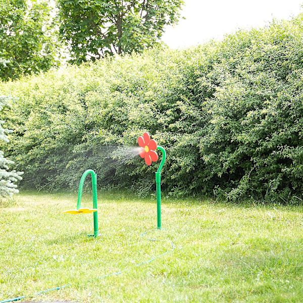 1 Set för trädgårdssprinkler - 6 meter, 360 graders täckning, röd