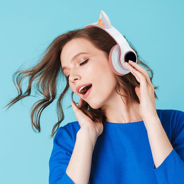 Vikbara Bluetooth-hörlurar HiFi Glödande Effekt Lätt Bekväm Söt Trådlöst Headset Rosa