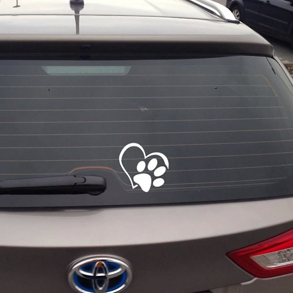 Bilsticker - Silver Paws med hjärtdesign