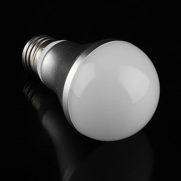E27 5W LED Automatisk Sensor LED Lyskontroll Pære Lampe 6500K AC85-265V