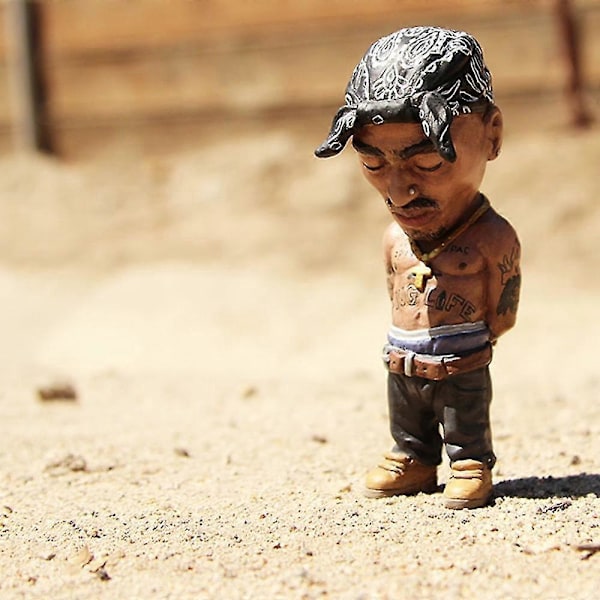 Minnesstatydekorationer - Statylegend för Heminredning Tupac Röd
