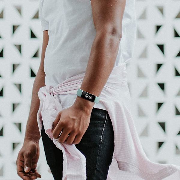Fitbit Inspire 2 Silikonirannekkeet - 4 kpl, Pieni koko, Sininen harmaa/Musta/Sininen/Aqua