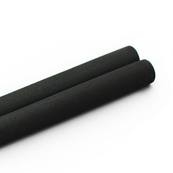 Nunchakus i svamp PVC svart Kung Fu träningsnunchakus för barn nybörjare dagis morgonträning med rep