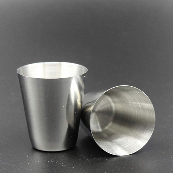 4 stk. 30 ml (1 oz) sort rustfrit stål PU-læder etui til udendørs camping rejse kaffe te kop, sølvfarvet kop, sort etui